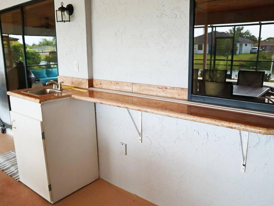 Cozy Retreat, Heated Pool, Water Canal, Bikes,3 Bedroom Cape Coral Exterior foto