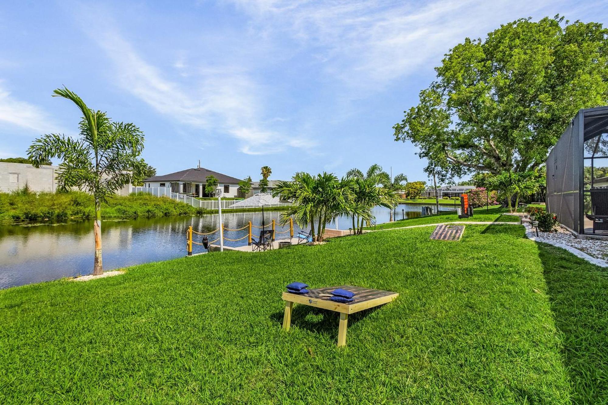 Cozy Retreat, Heated Pool, Water Canal, Bikes,3 Bedroom Cape Coral Exterior foto